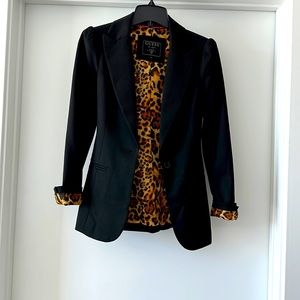 Guess black blazer with sati leopard lining and shoulder pads. Size XS